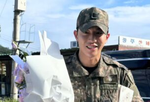 About a korean star returns from his military service